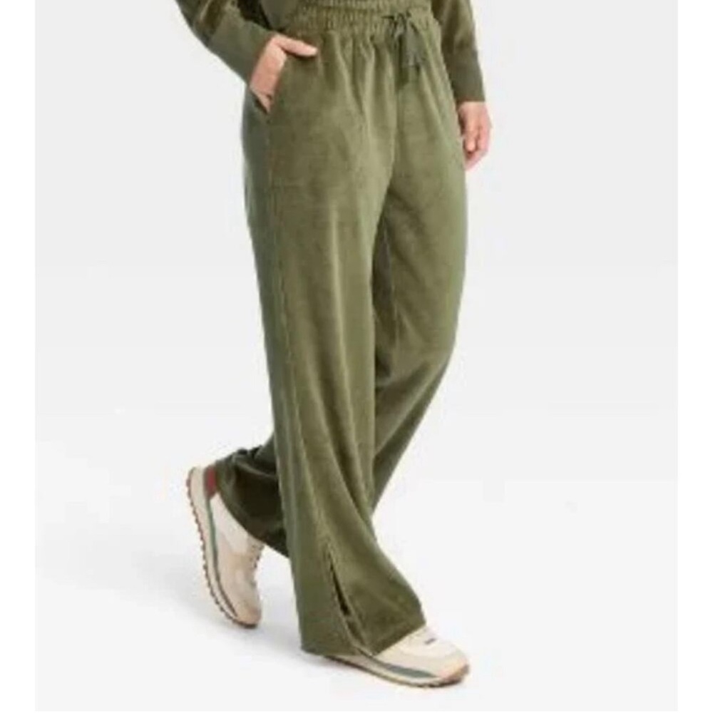 🆕 NWT- JoyLab Olive Green Velour Split Ankle Casual Pants